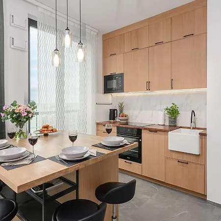 Flat With Balcony Διαμέρισμα