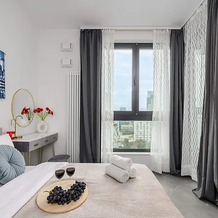 Flat With Balcony Διαμέρισμα *